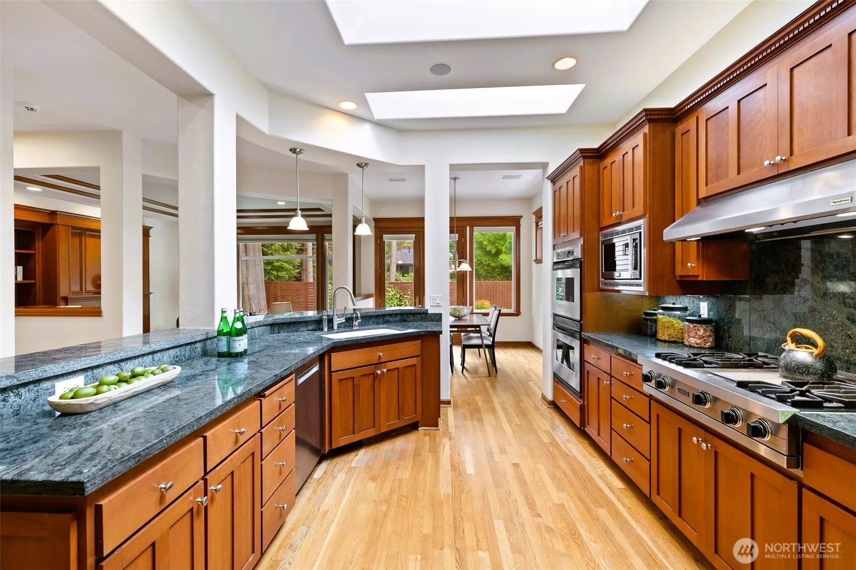 2728 206th Terrace NE, Sammamish, WA 98074
