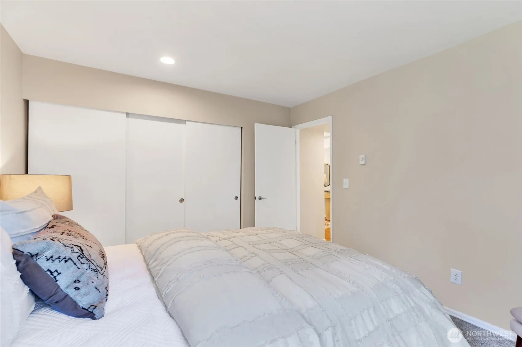 9009 Avondale Road NE #D107, Redmond, WA 98052