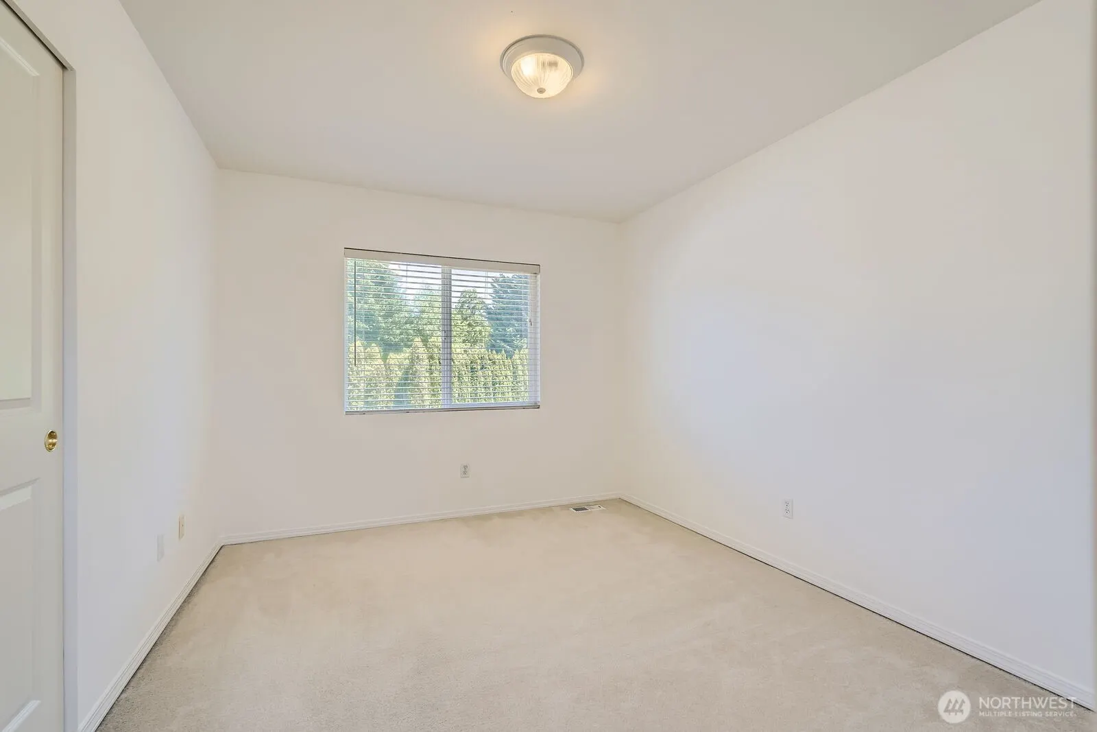 24036 SE 10th Court , Sammamish, WA 98075