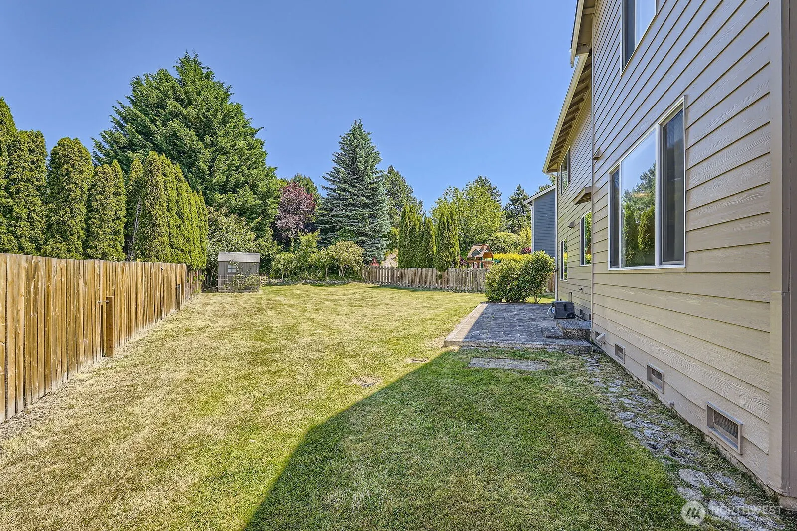 24036 SE 10th Court , Sammamish, WA 98075