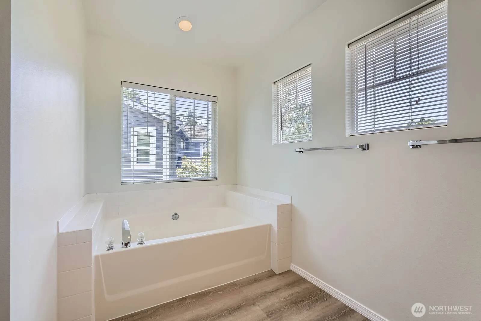 24036 SE 10th Court , Sammamish, WA 98075