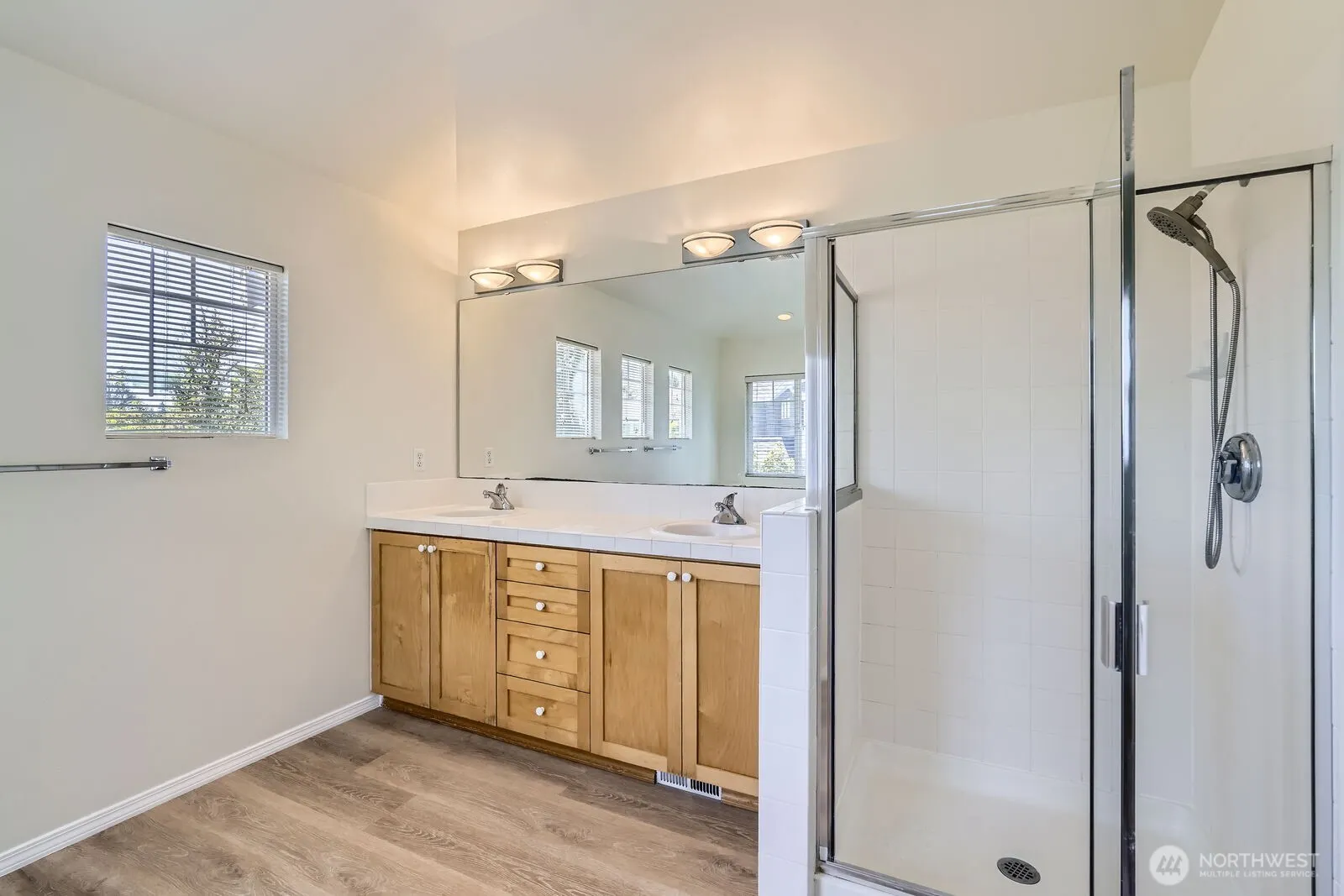 24036 SE 10th Court , Sammamish, WA 98075