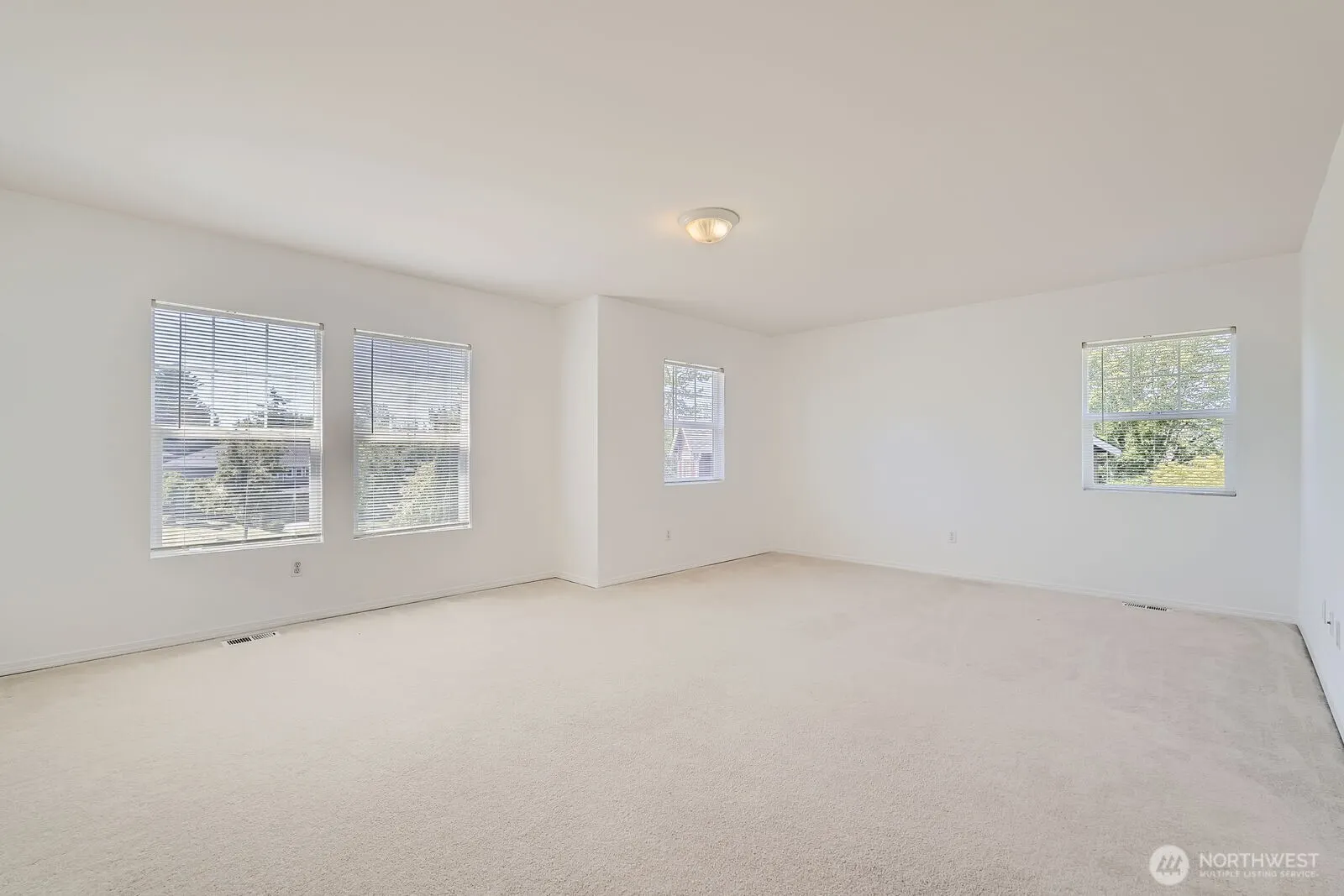 24036 SE 10th Court , Sammamish, WA 98075