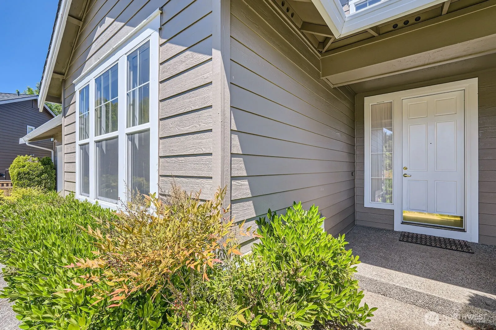 24036 SE 10th Court , Sammamish, WA 98075