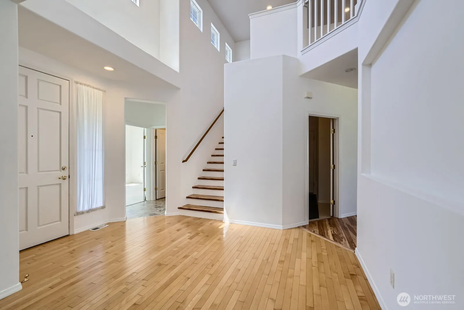24036 SE 10th Court , Sammamish, WA 98075