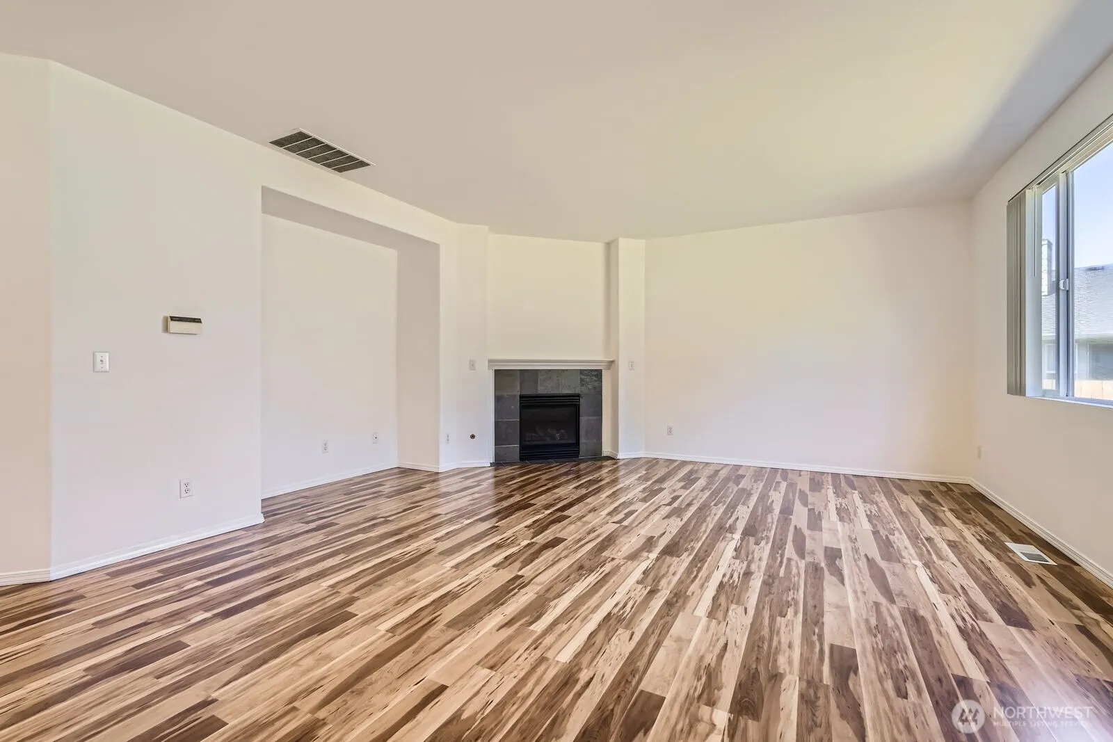 24036 SE 10th Court , Sammamish, WA 98075