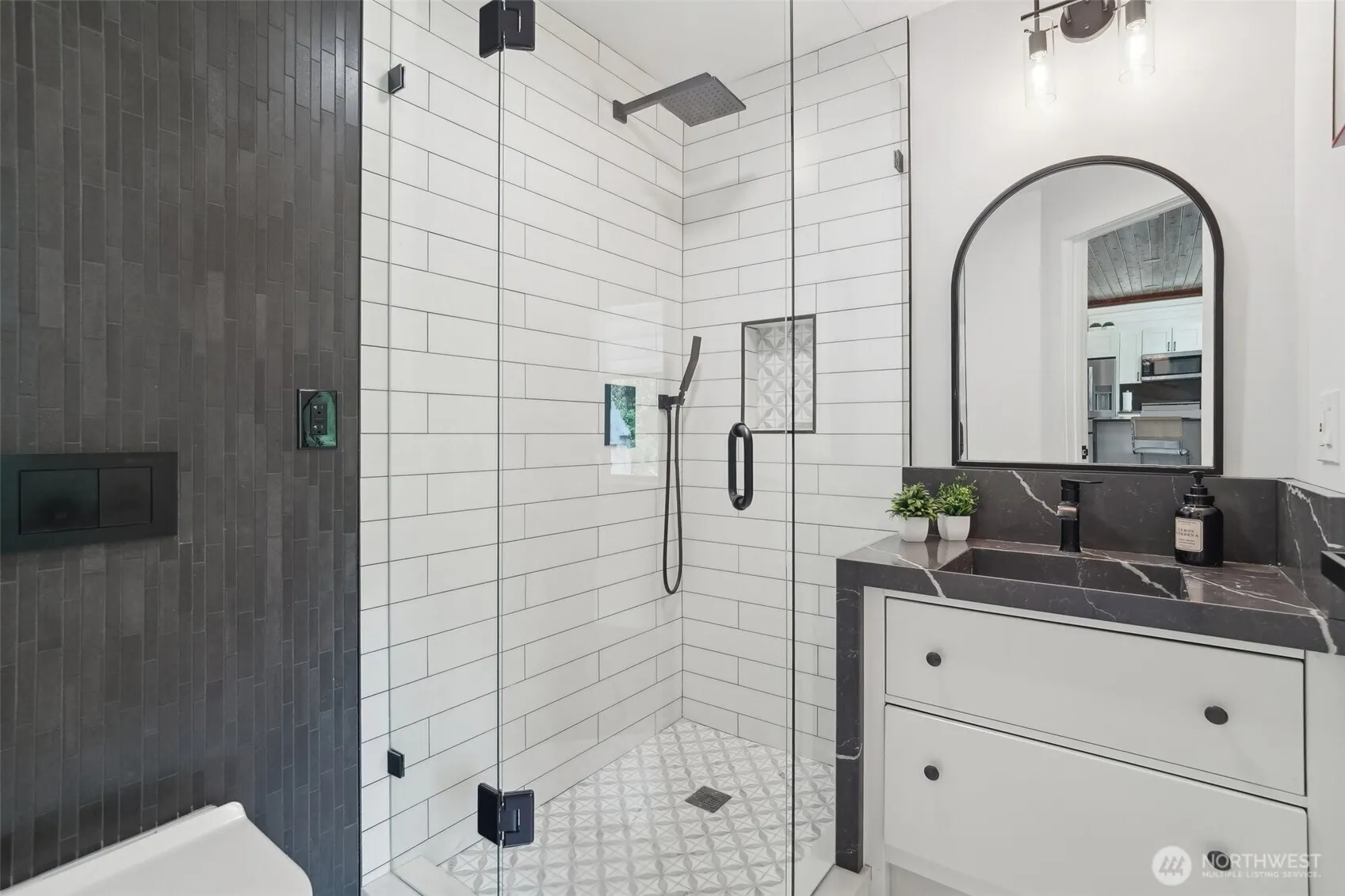 18725 NE 128th Way , Redmond, WA 98052