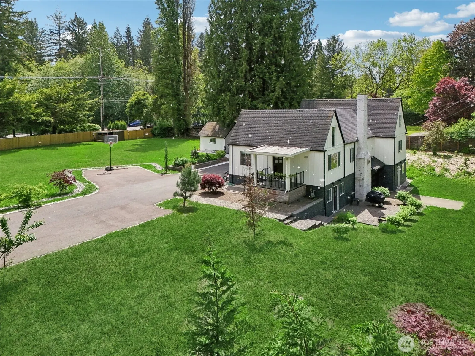 18725 NE 128th Way , Redmond, WA 98052