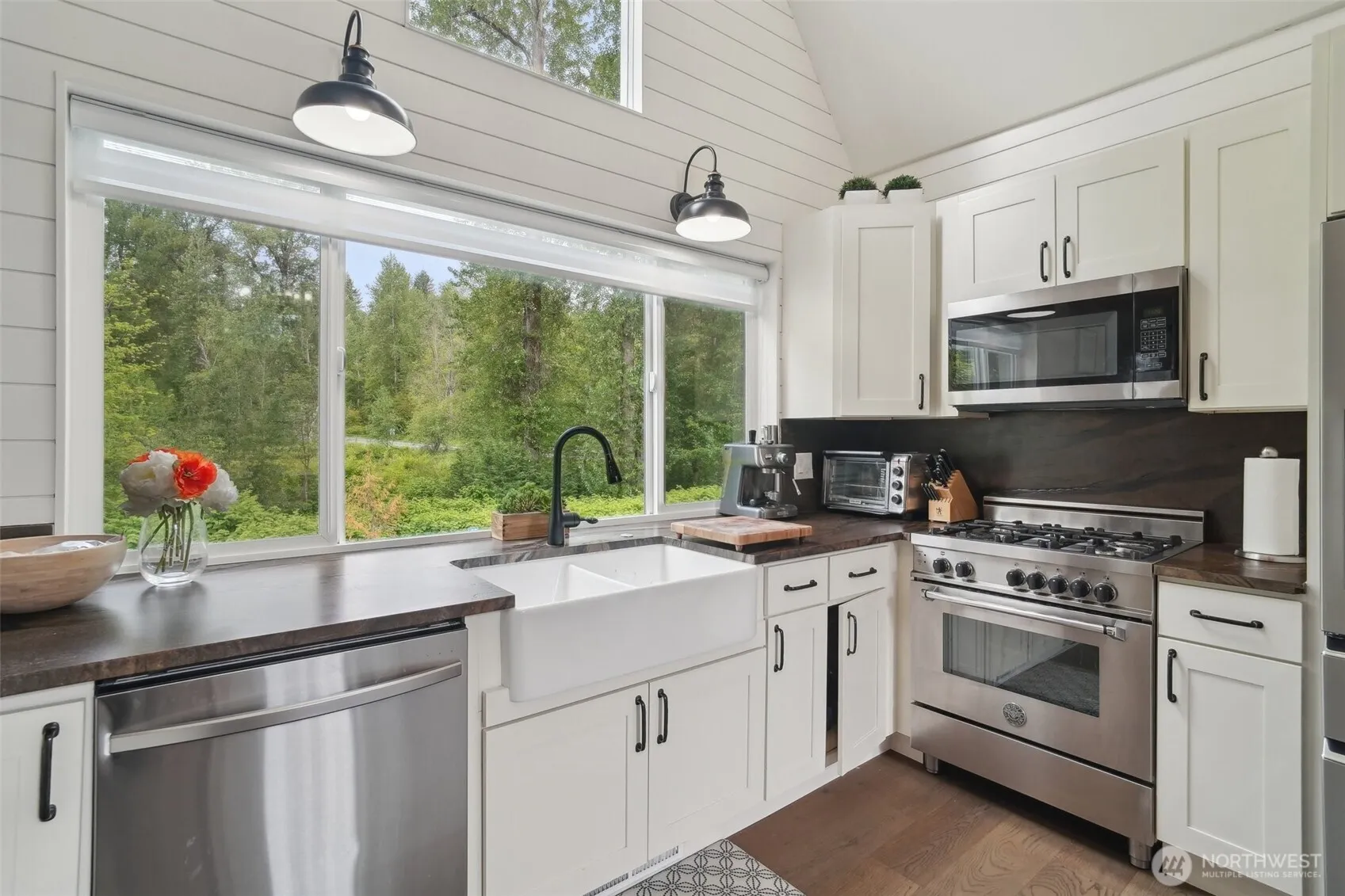 18725 NE 128th Way , Redmond, WA 98052