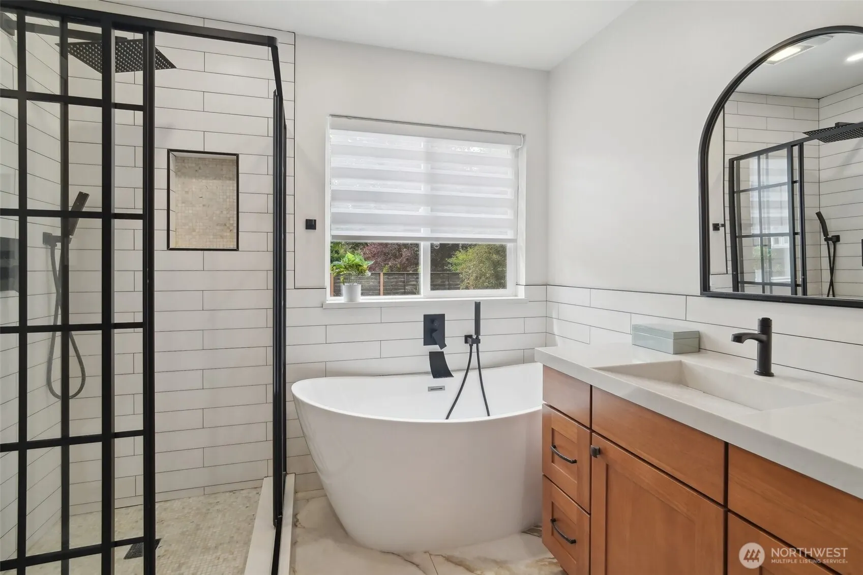 18725 NE 128th Way , Redmond, WA 98052