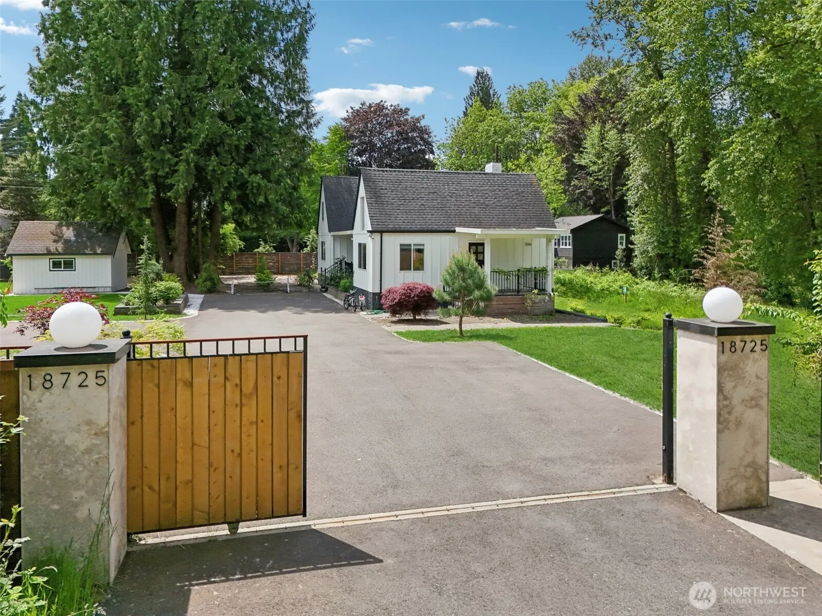 18725 NE 128th Way , Redmond, WA 98052