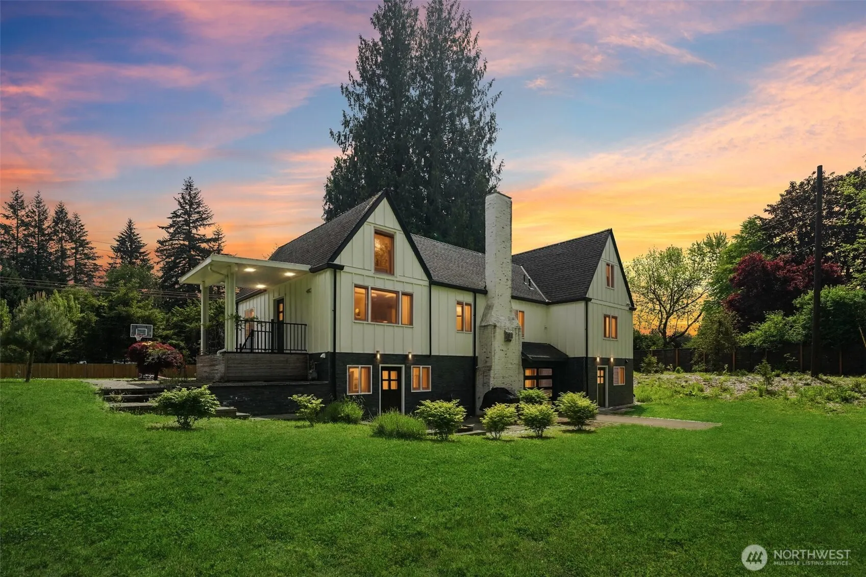 18725 NE 128th Way , Redmond, WA 98052