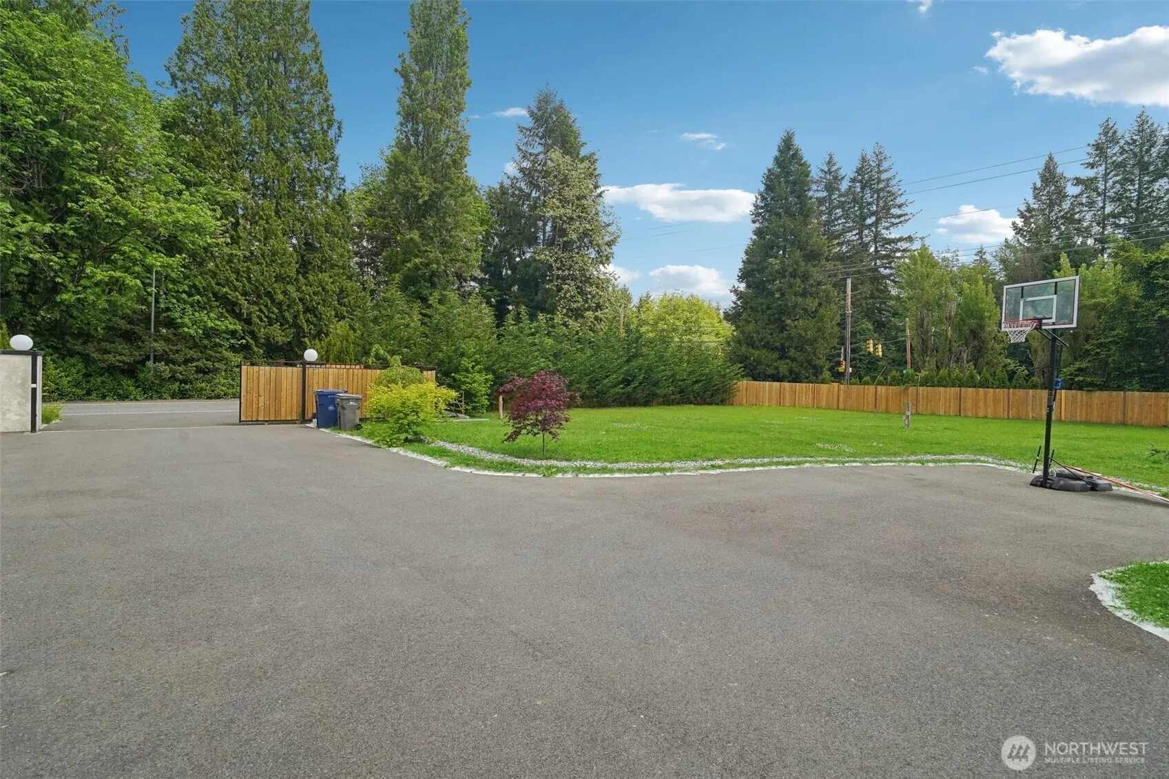 18725 NE 128th Way , Redmond, WA 98052