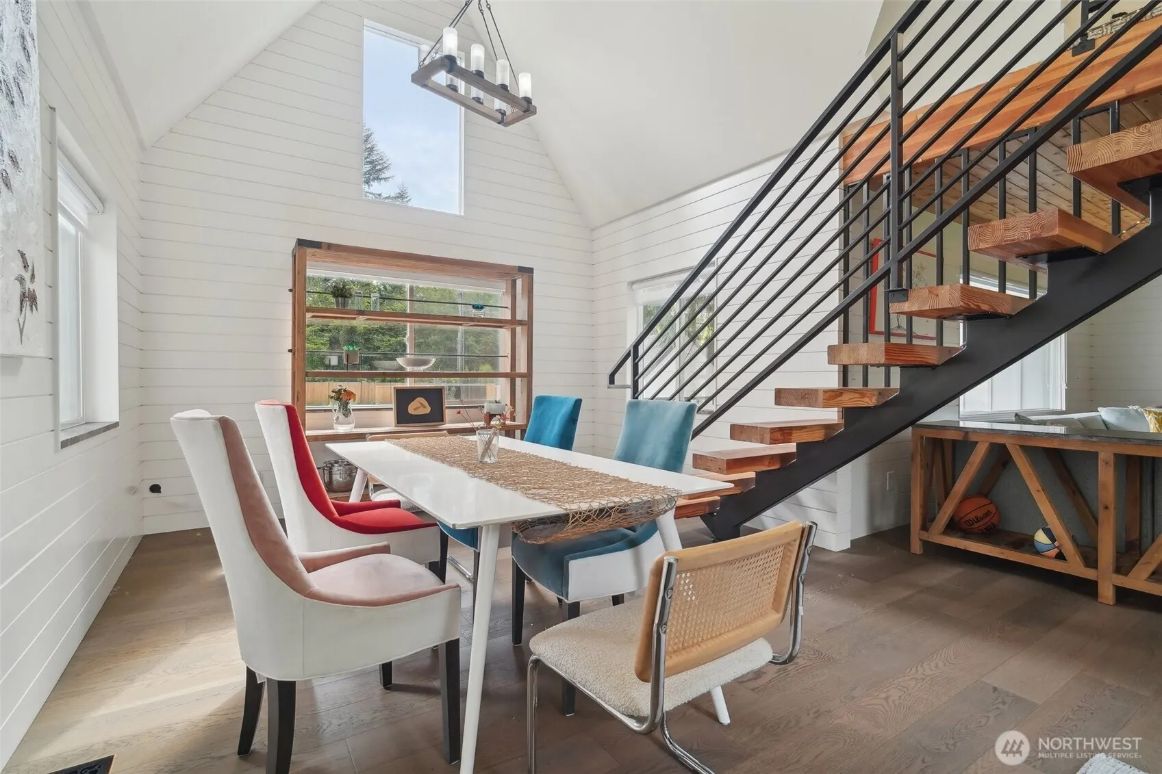 18725 NE 128th Way , Redmond, WA 98052