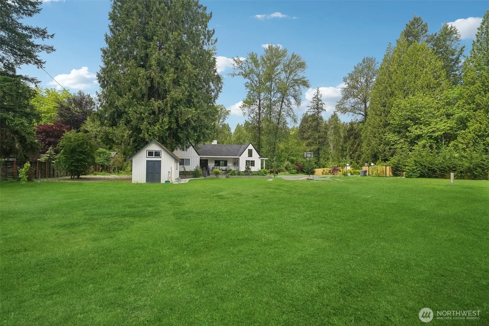 18725 NE 128th Way , Redmond, WA 98052