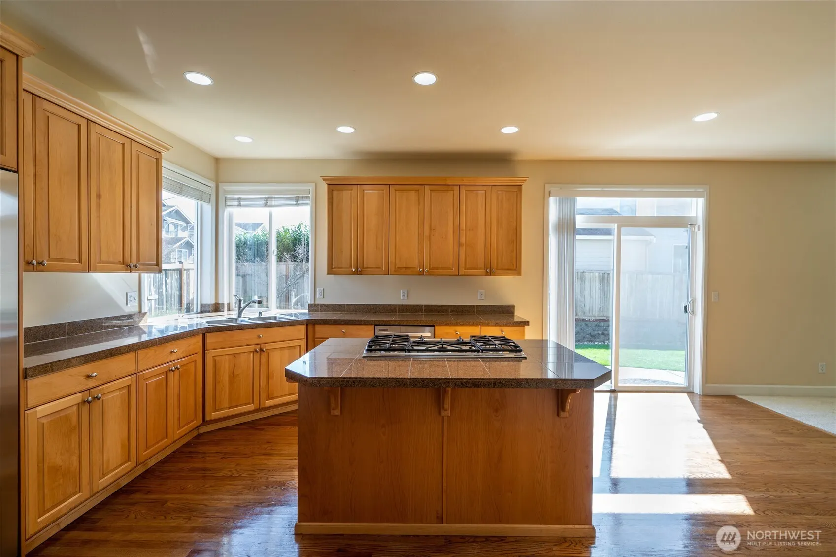 23829 SE 2nd Place , Sammamish, WA 98074