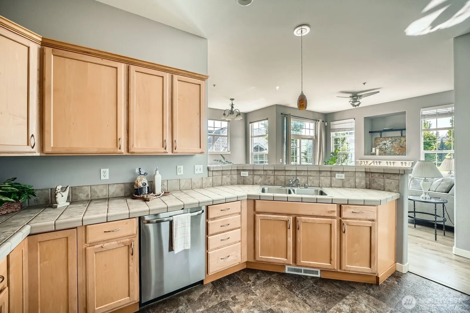 1855 Trossachs Boulevard SE #1404, Sammamish, WA 98075