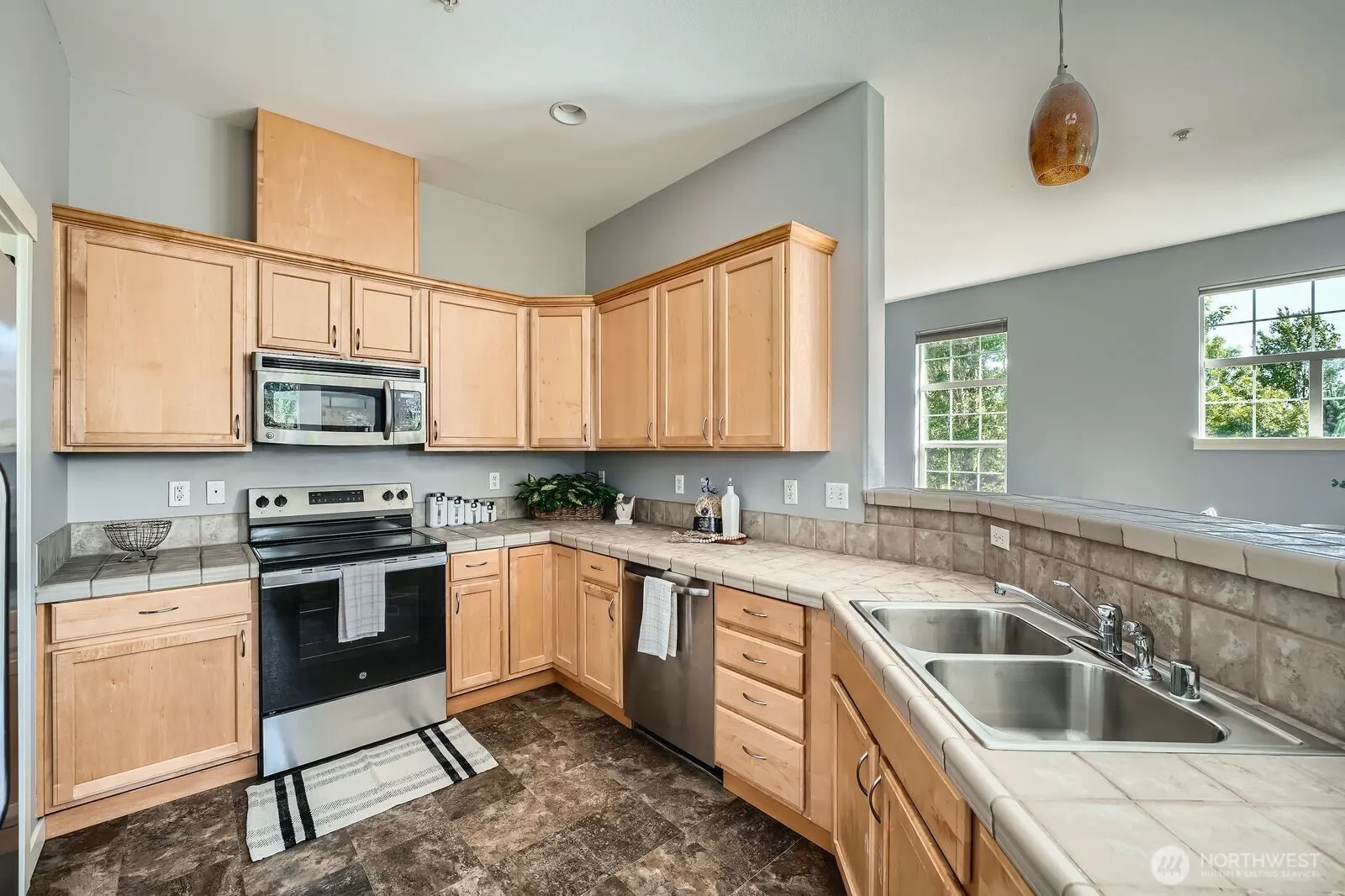 1855 Trossachs Boulevard SE #1404, Sammamish, WA 98075