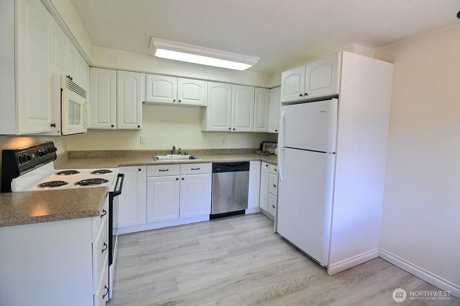 220 SW Clark Street #B303, Issaquah, WA 98027-3716