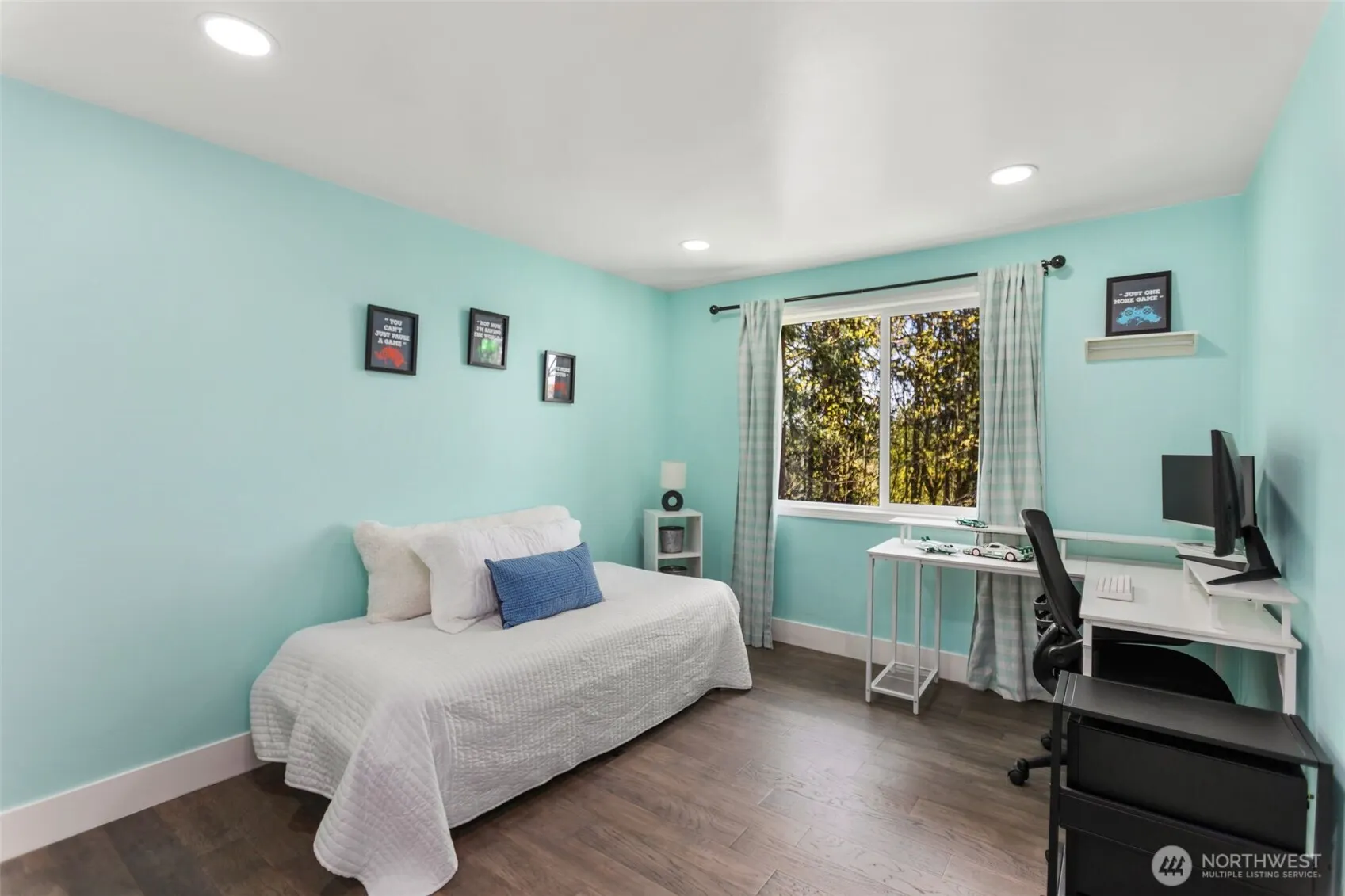 1525 218th Place NE, Sammamish, WA 98074