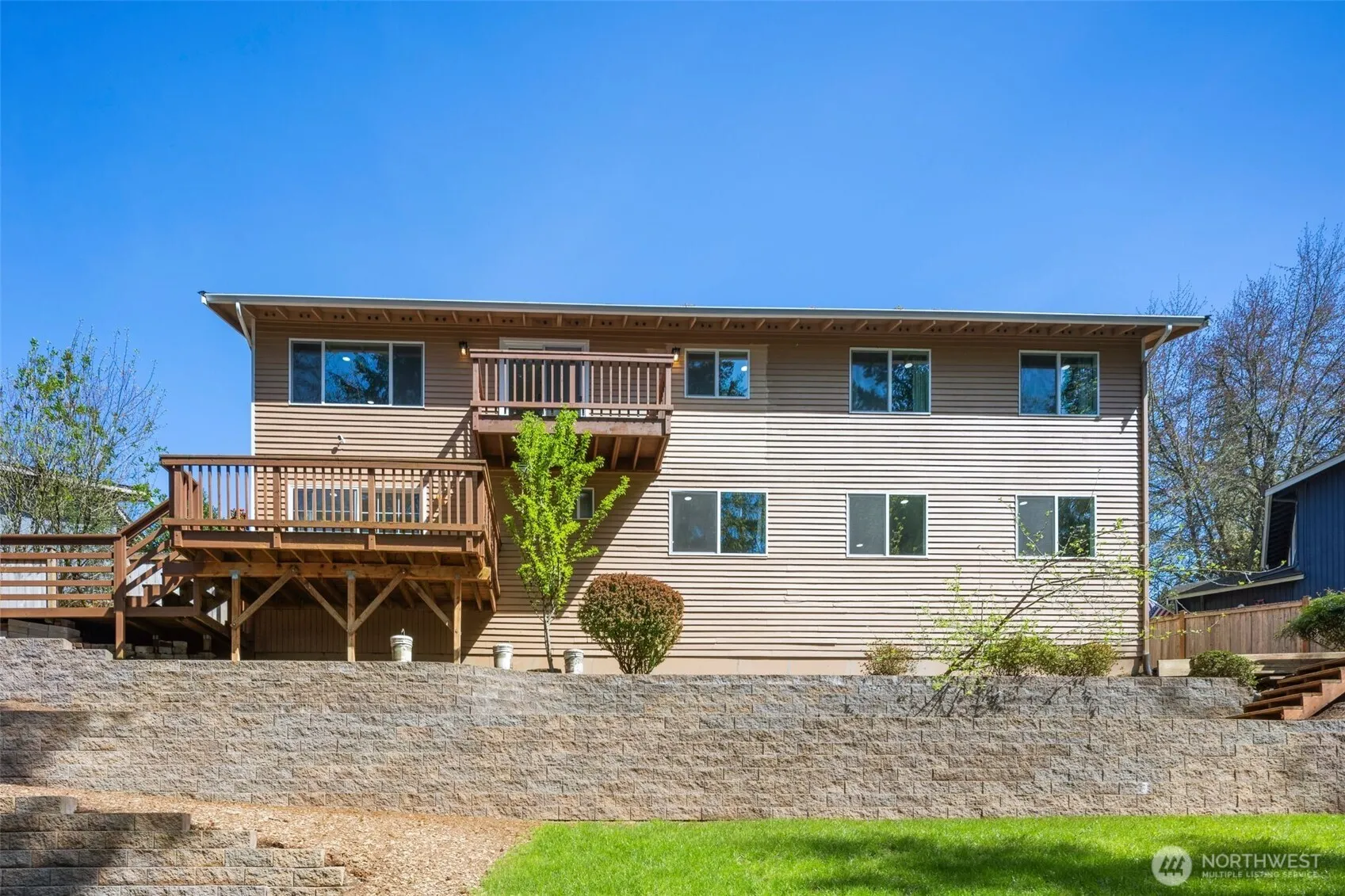 1525 218th Place NE, Sammamish, WA 98074