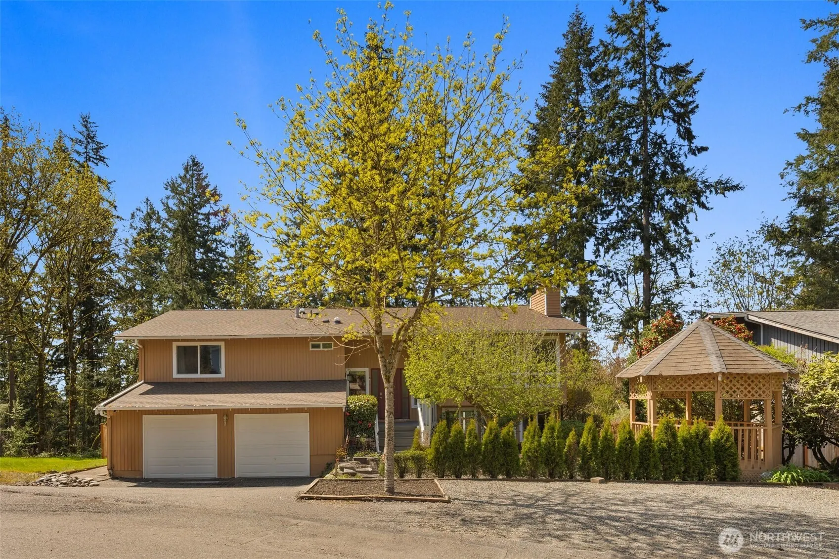 1525 218th Place NE, Sammamish, WA 98074