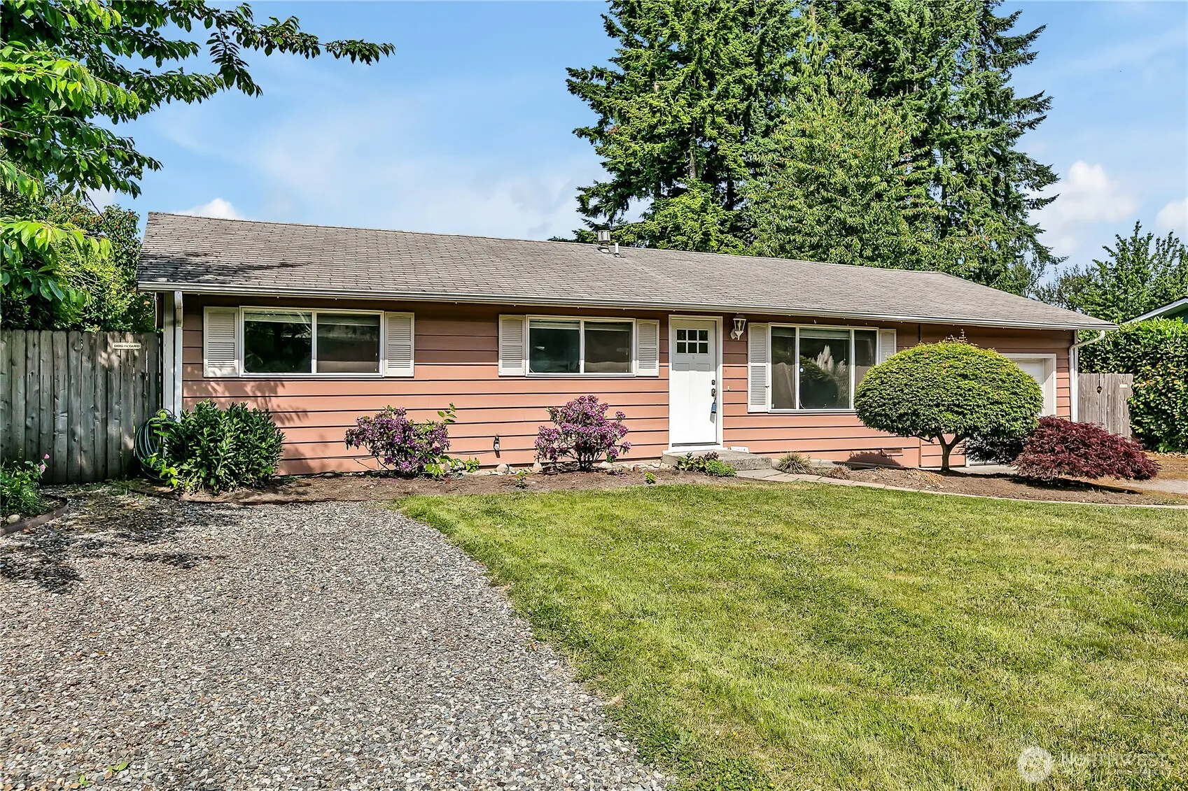 817 Hilltop Avenue , Kent, WA 98031-3115