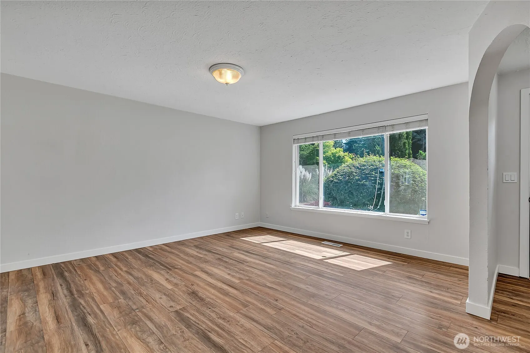 817 Hilltop Avenue , Kent, WA 98031-3115
