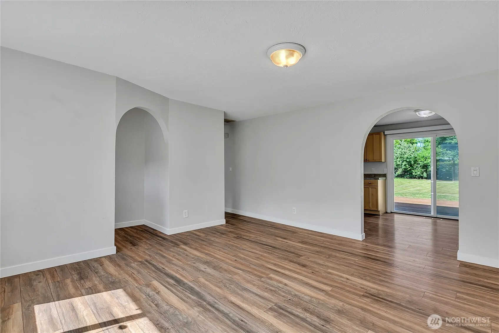 817 Hilltop Avenue , Kent, WA 98031-3115