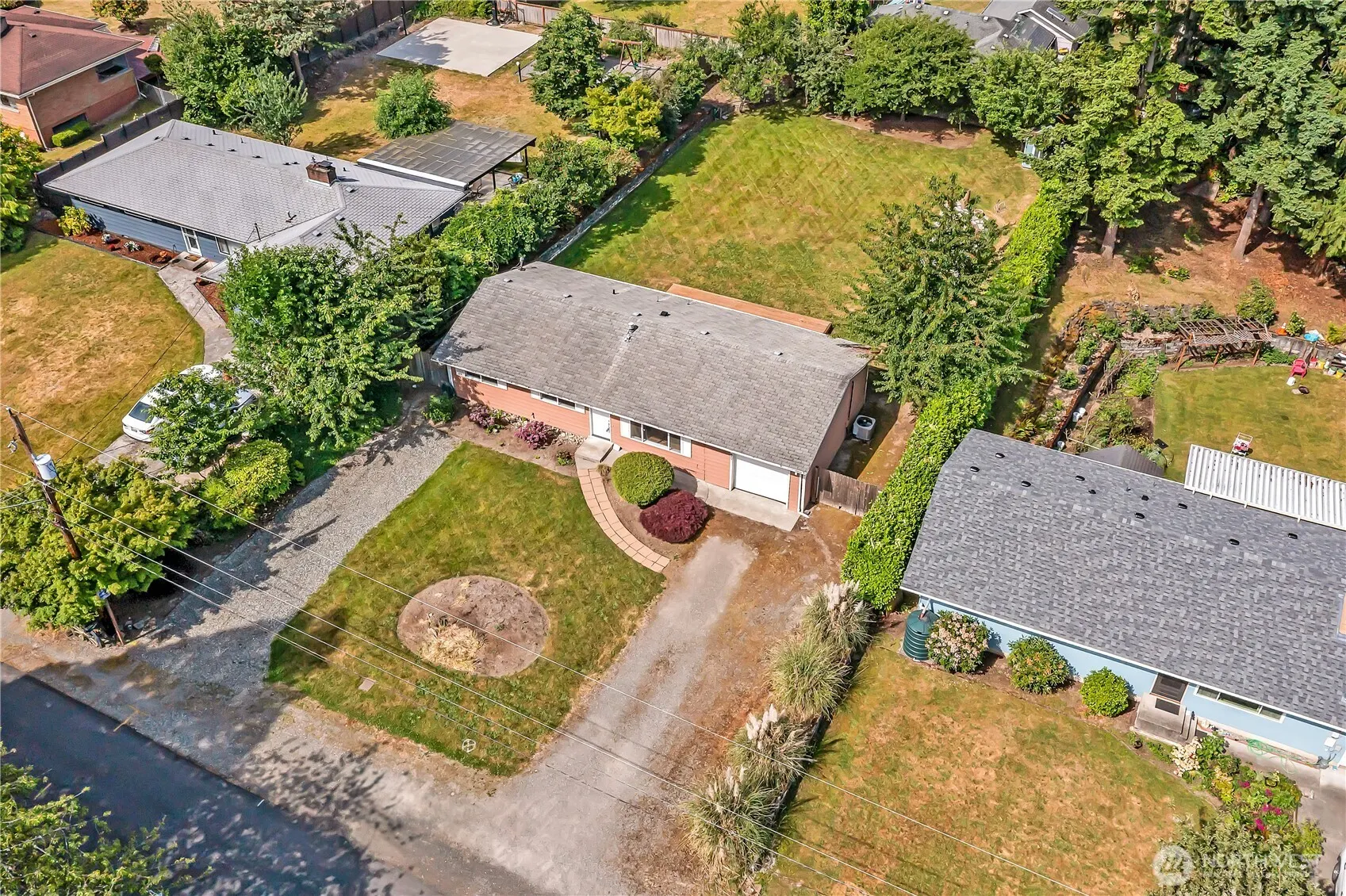 817 Hilltop Avenue , Kent, WA 98031-3115