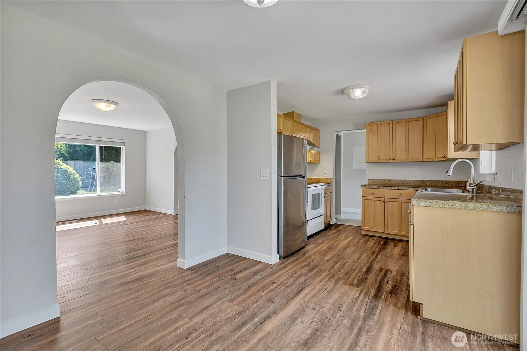 817 Hilltop Avenue , Kent, WA 98031-3115