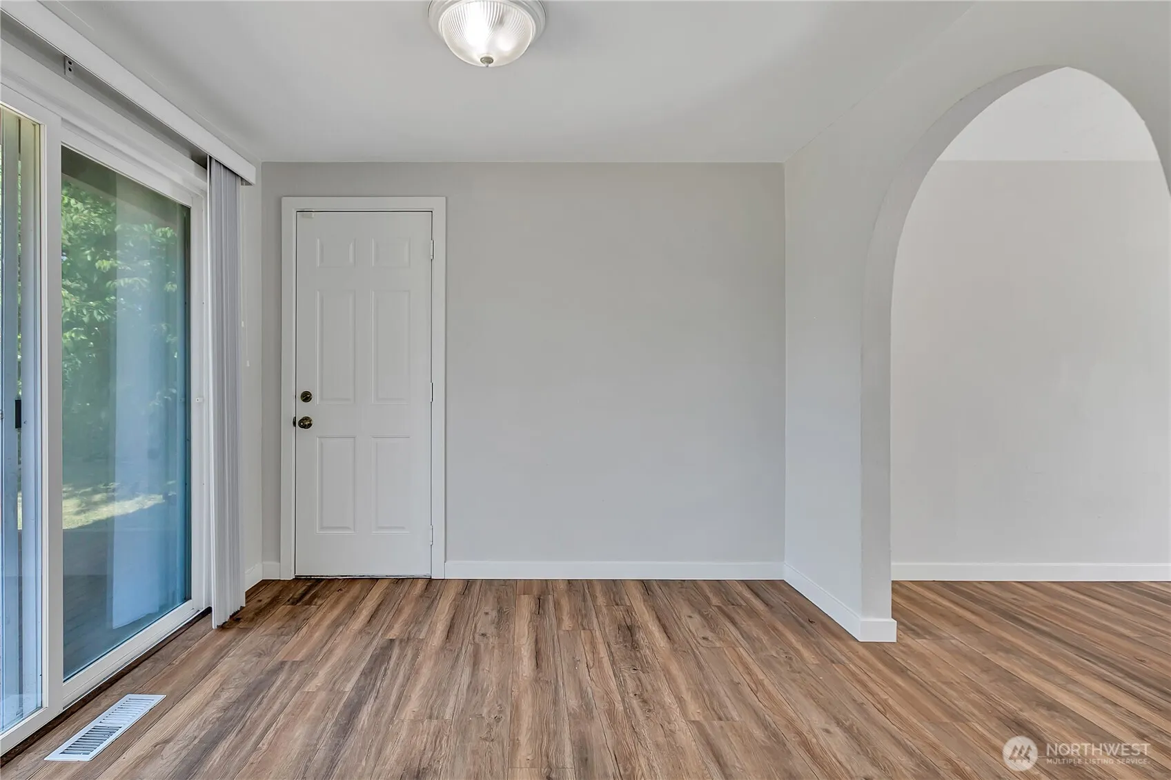 817 Hilltop Avenue , Kent, WA 98031-3115