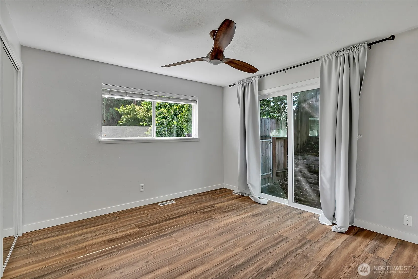 817 Hilltop Avenue , Kent, WA 98031-3115