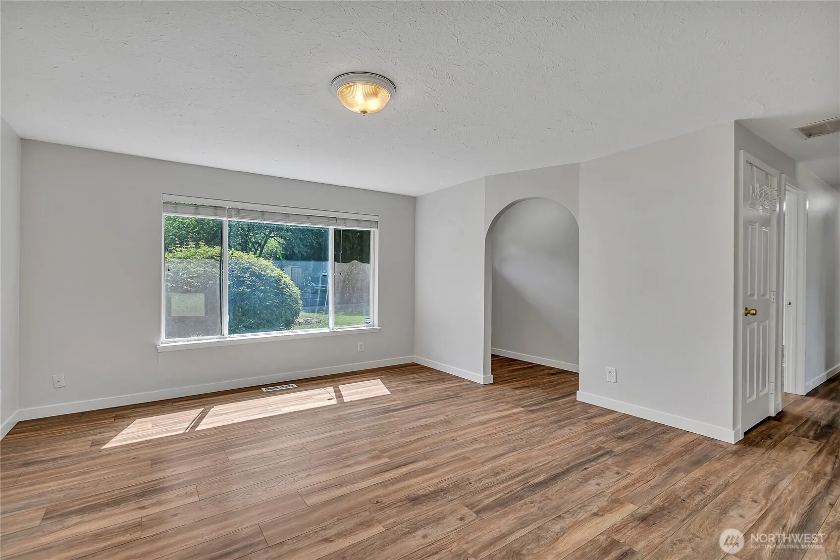 817 Hilltop Avenue , Kent, WA 98031-3115