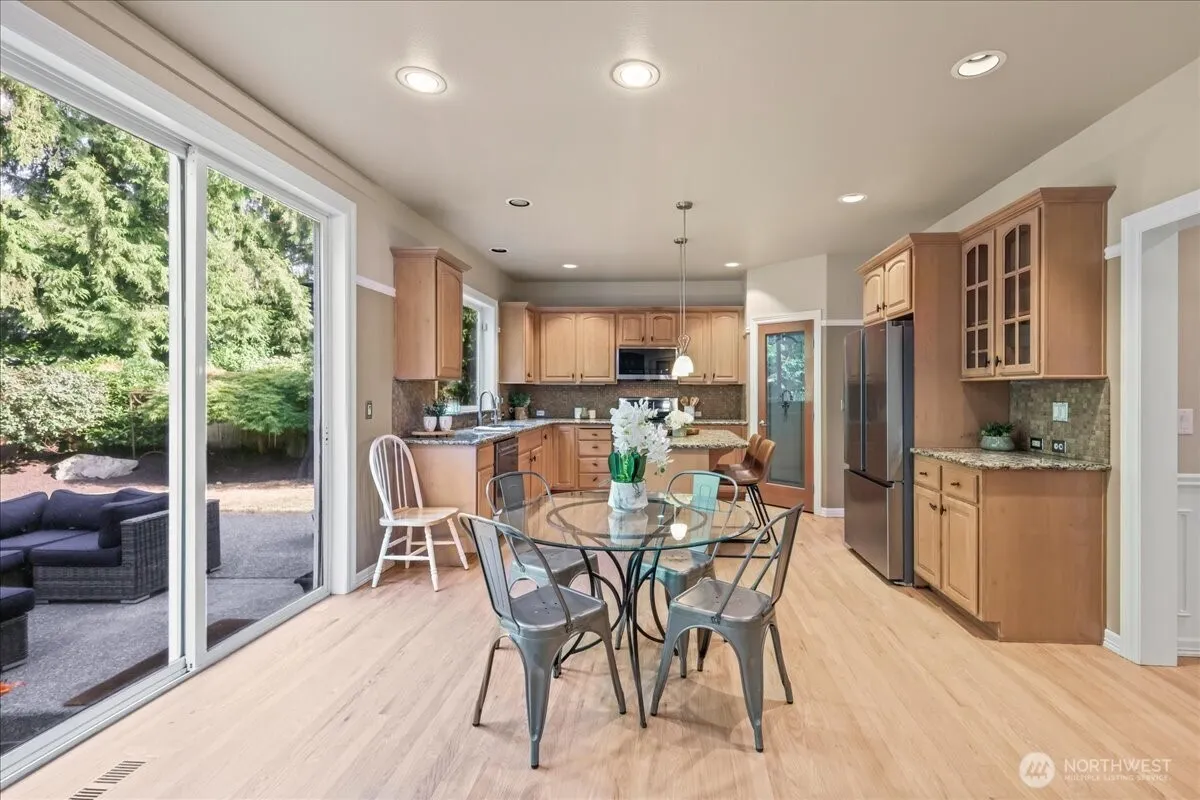 11526 160th Court NE, Redmond, WA 98052-2635