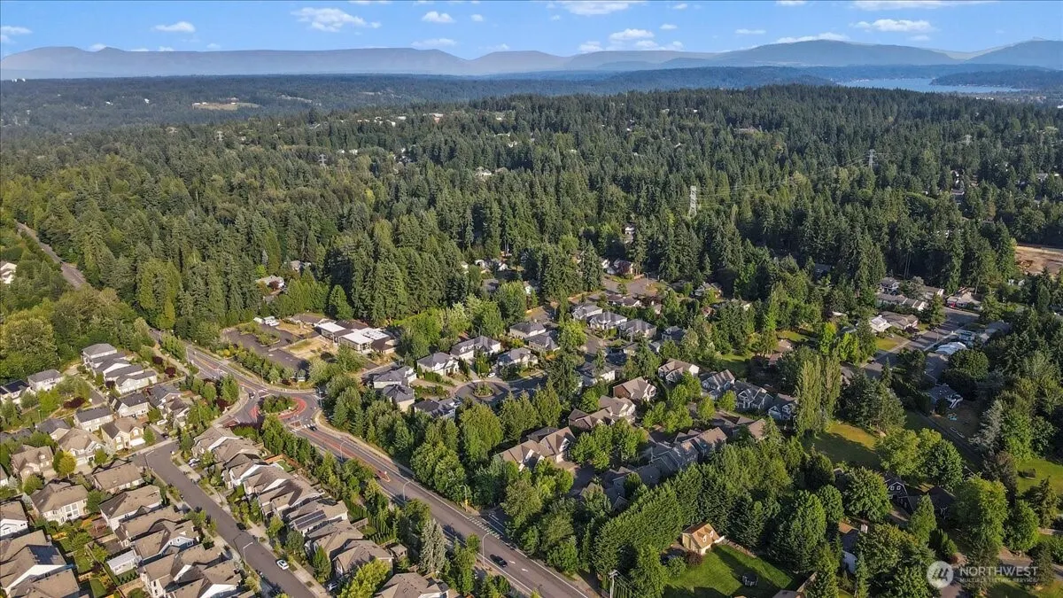 11526 160th Court NE, Redmond, WA 98052-2635