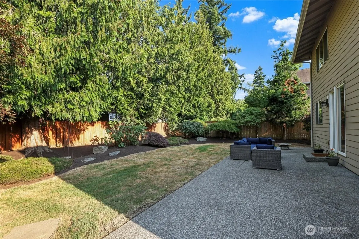11526 160th Court NE, Redmond, WA 98052-2635