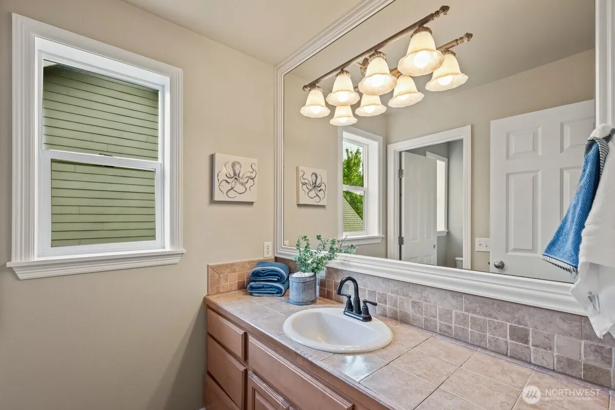 11526 160th Court NE, Redmond, WA 98052-2635