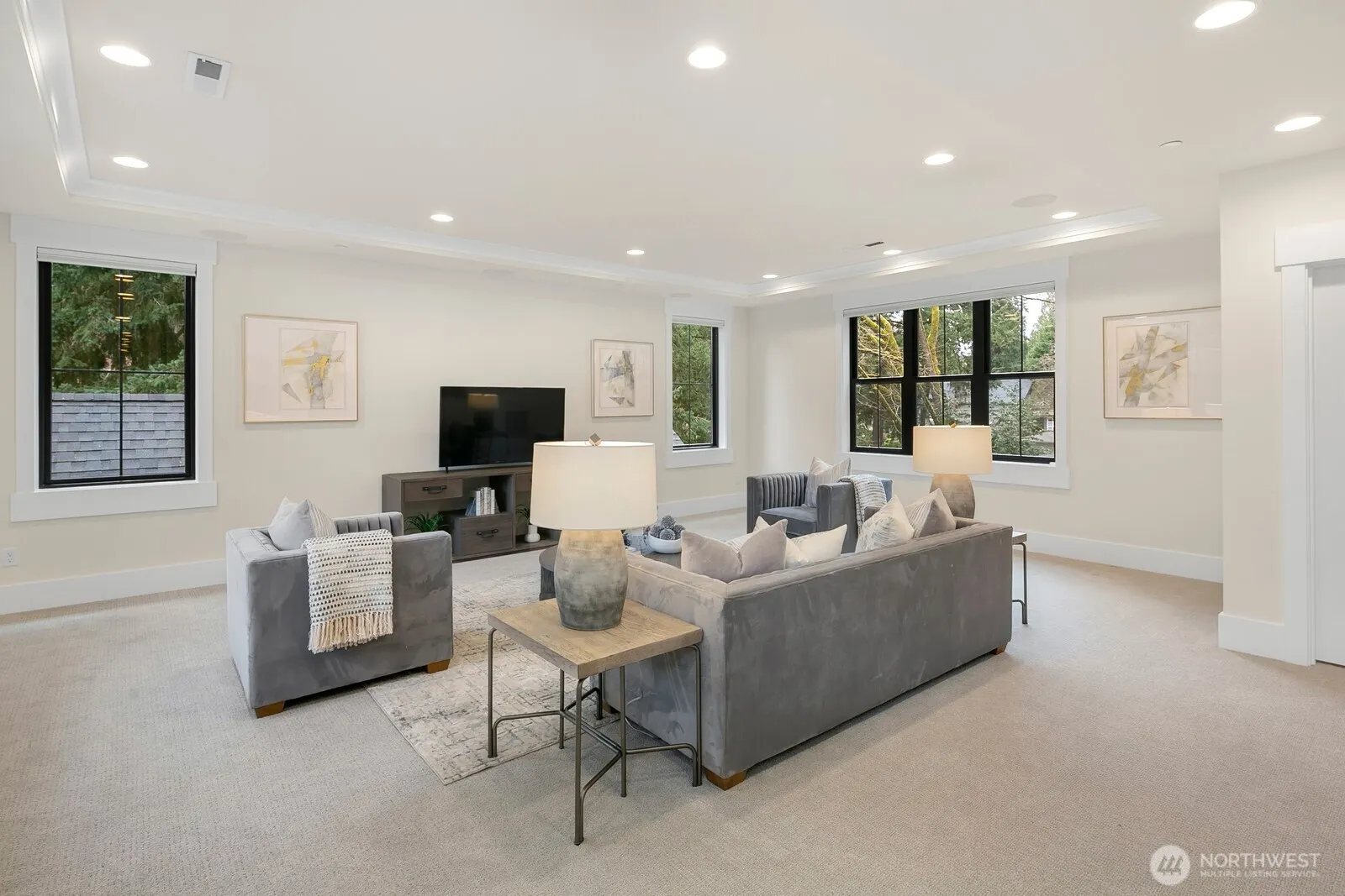 10906 SE 28th Street , Bellevue, WA 98804