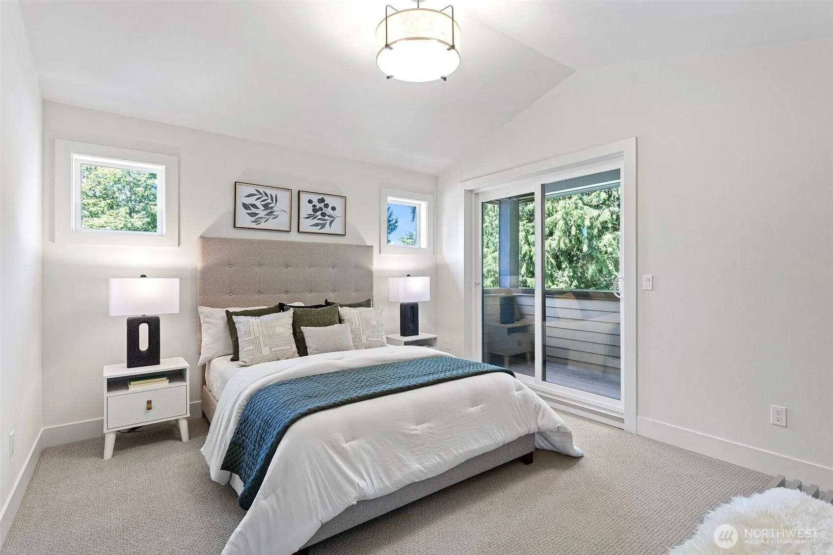 10168 NE 112th Place , Kirkland, WA 98033
