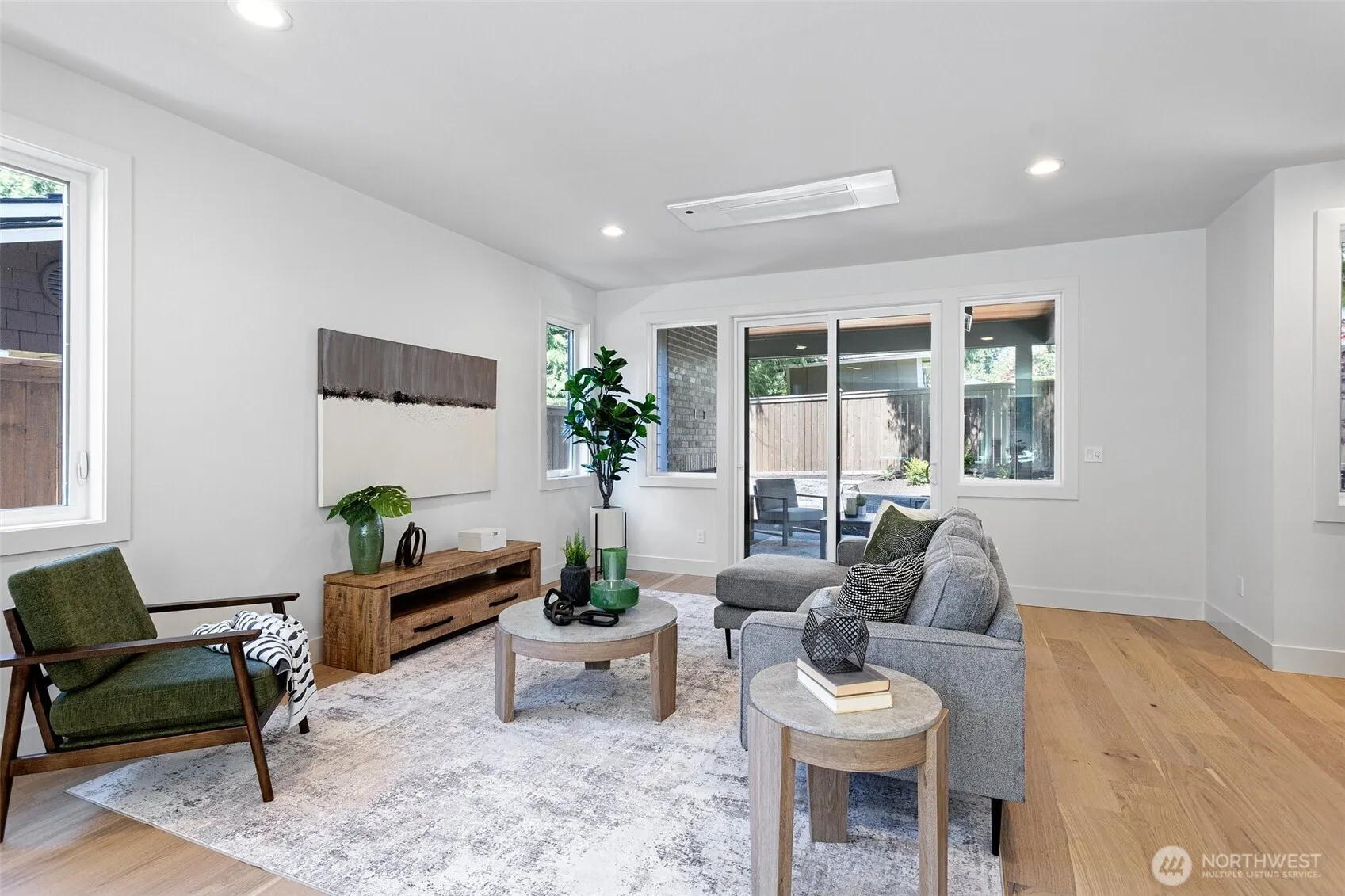 10168 NE 112th Place , Kirkland, WA 98033