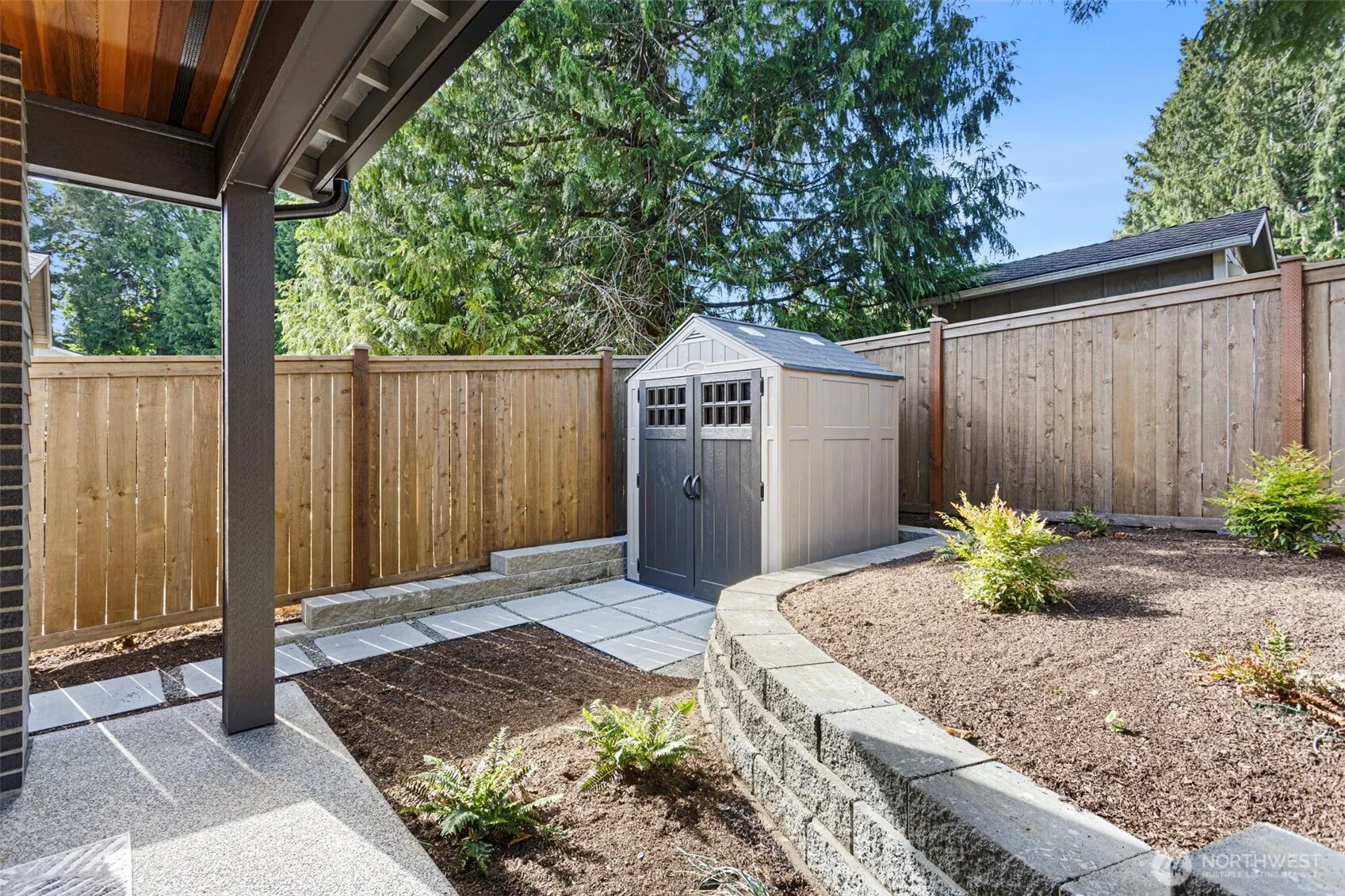 10168 NE 112th Place , Kirkland, WA 98033