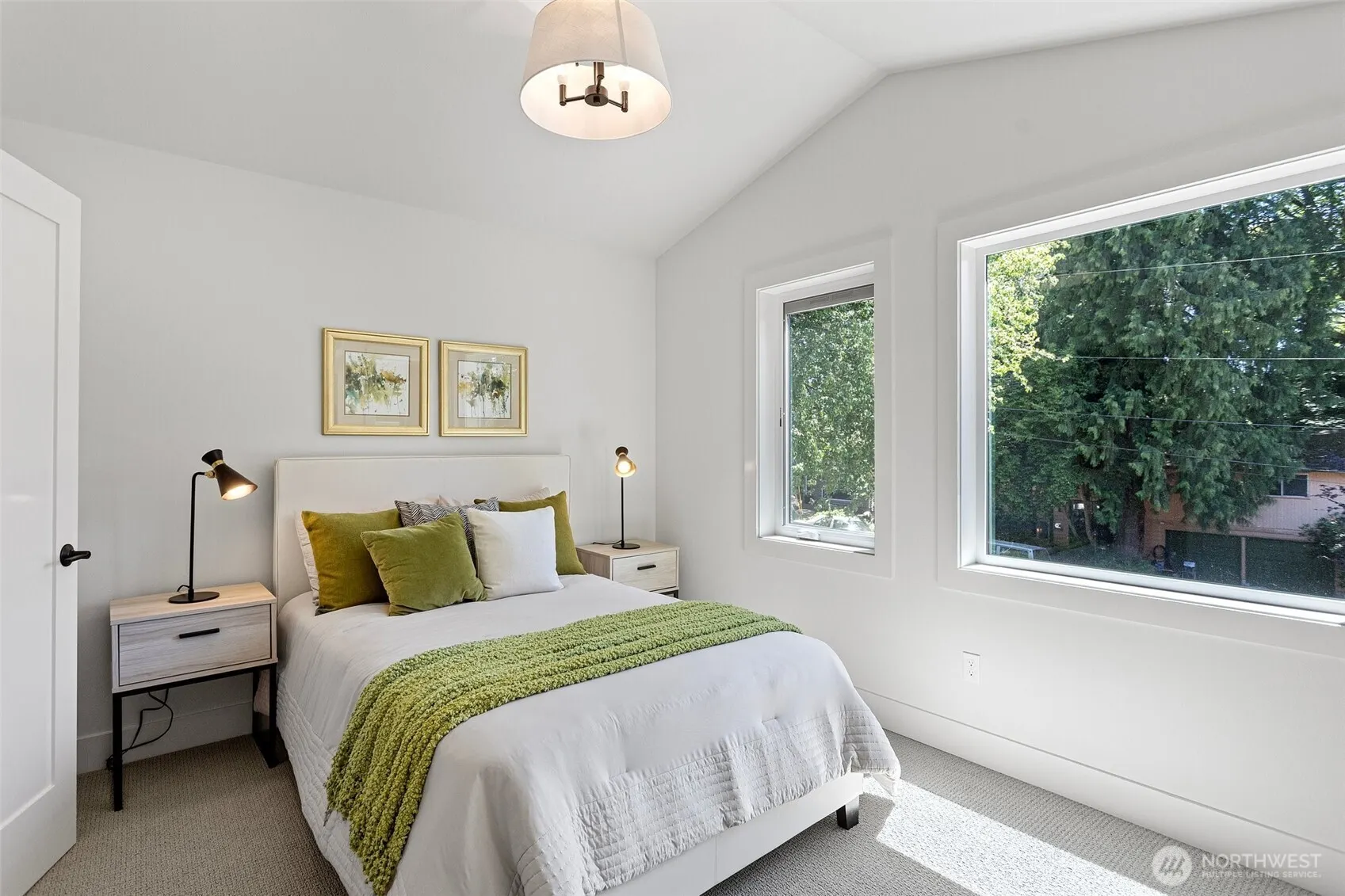 10168 NE 112th Place , Kirkland, WA 98033