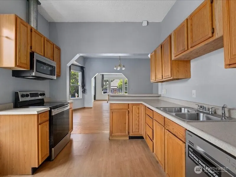 918 23rd Avenue , Seattle, WA 98122
