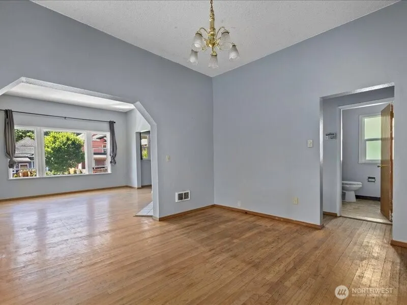 918 23rd Avenue , Seattle, WA 98122