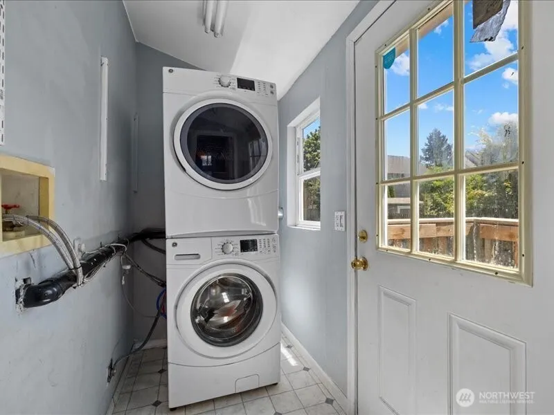 918 23rd Avenue , Seattle, WA 98122