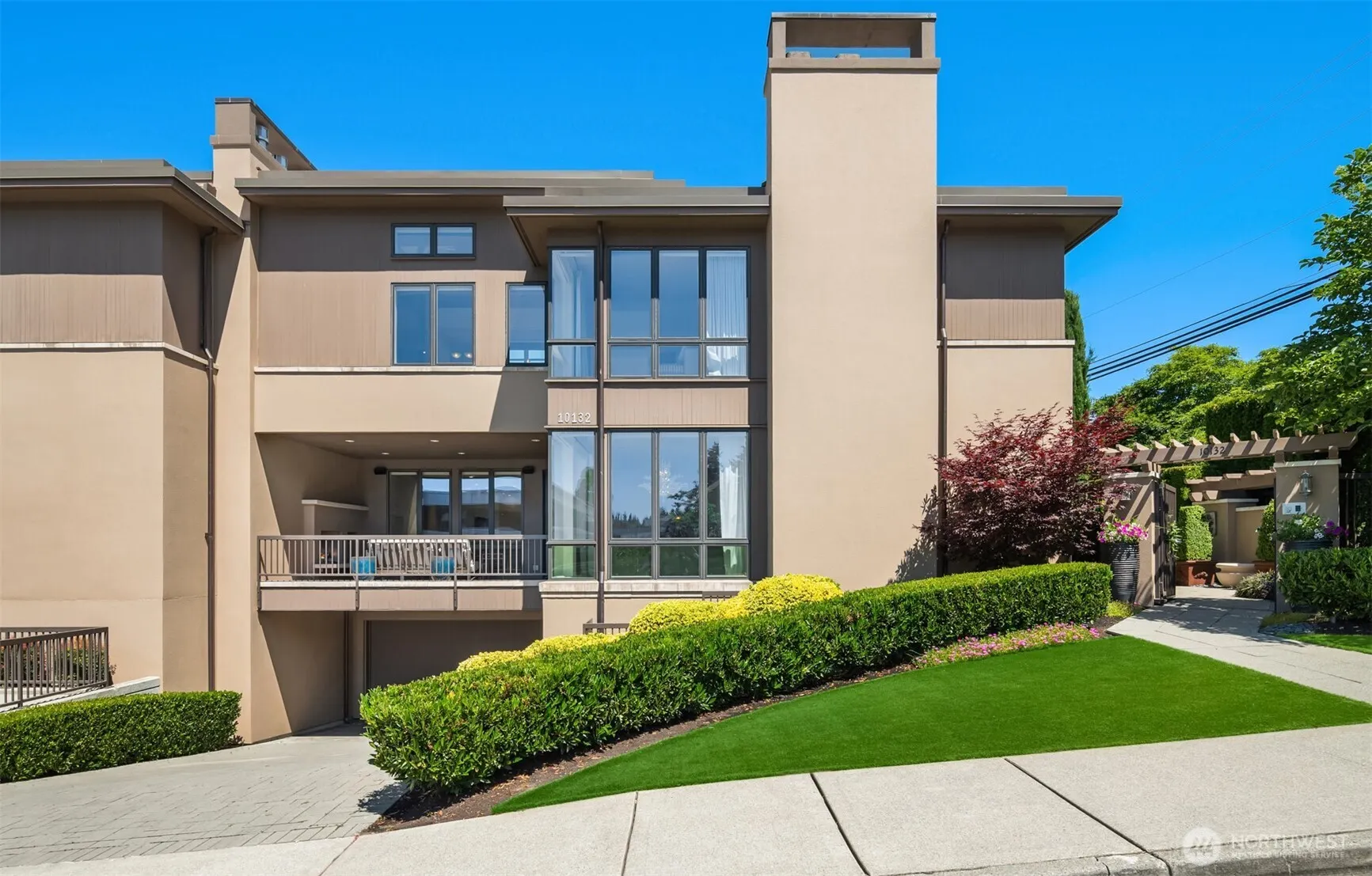 10132 NE 59th Street #C, Kirkland, WA 98033