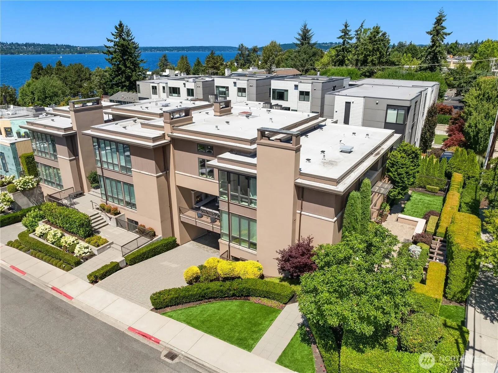 10132 NE 59th Street #C, Kirkland, WA 98033