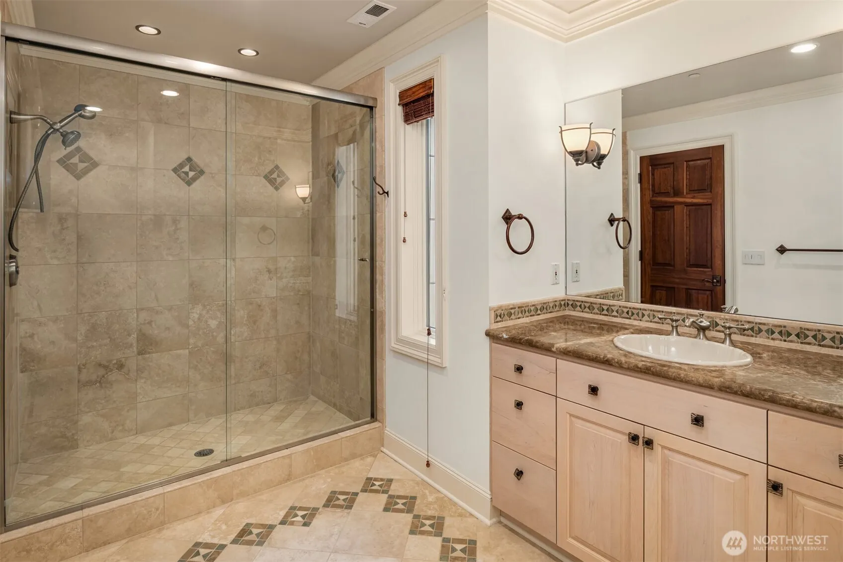 10132 NE 59th Street #C, Kirkland, WA 98033
