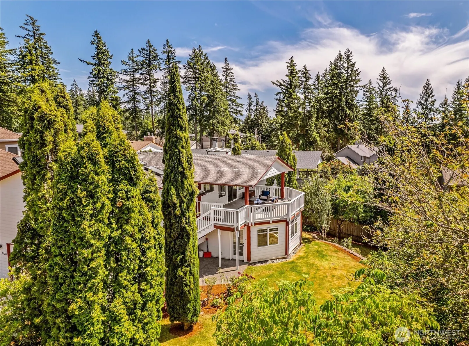 21031 NE 17th Street , Sammamish, WA 98074-4203
